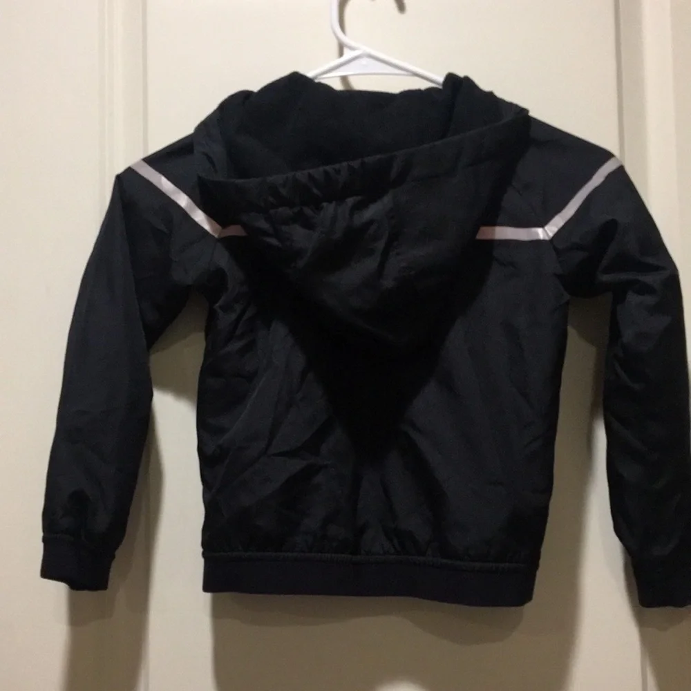 Like New! Nike boys Windbreaker ZipUP fleece lined hood jacket kids size 4 black